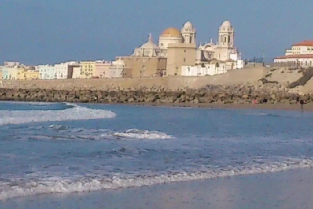 A 5 Min De La Playa Victoria Y Del Htal Pta Mar Apartment Cadiz