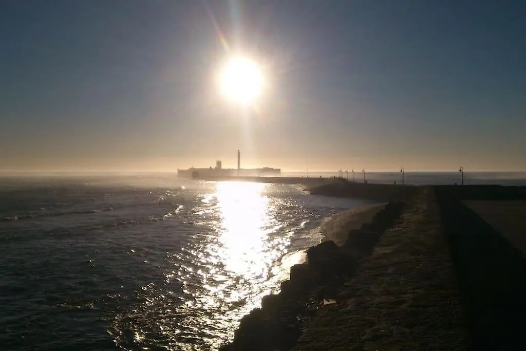 A 5 Min De La Playa Victoria Y Del Htal Pta Mar Apartment Cadiz Spain
